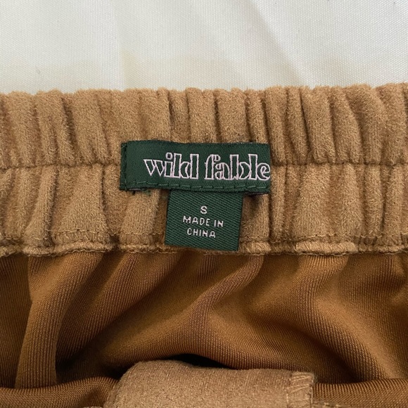 Brown button High waisted skirt. - Picture 2 of 2